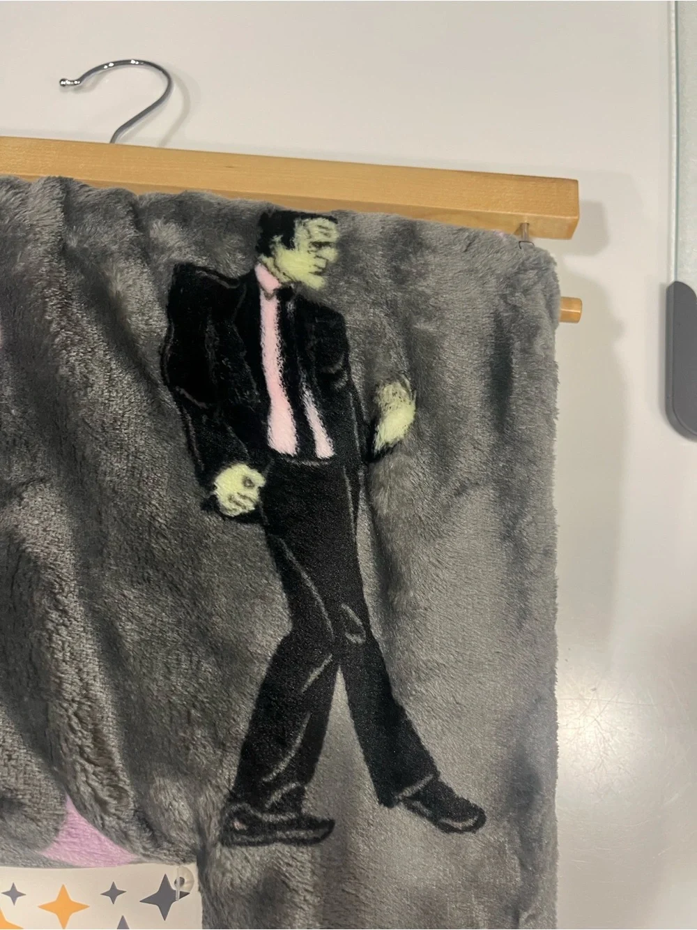 VIRAL, TIK TOK FRANKENSTEIN AND HIS BRIDE DANCING, HTF THROW BLANKET